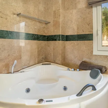 شقة Lovely Duplex Penthouse With Spectacular Sea View ماربيا
