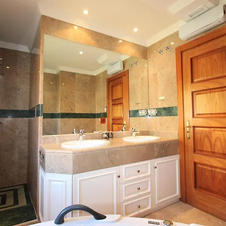 شقة Lovely Duplex Penthouse With Spectacular Sea View