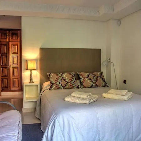 Lovely Duplex Penthouse With Spectacular Sea View شقة *